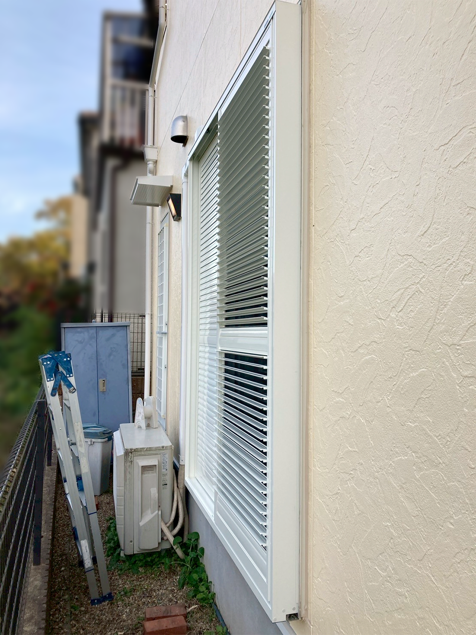 エコ引き違い雨戸施工後（外側）