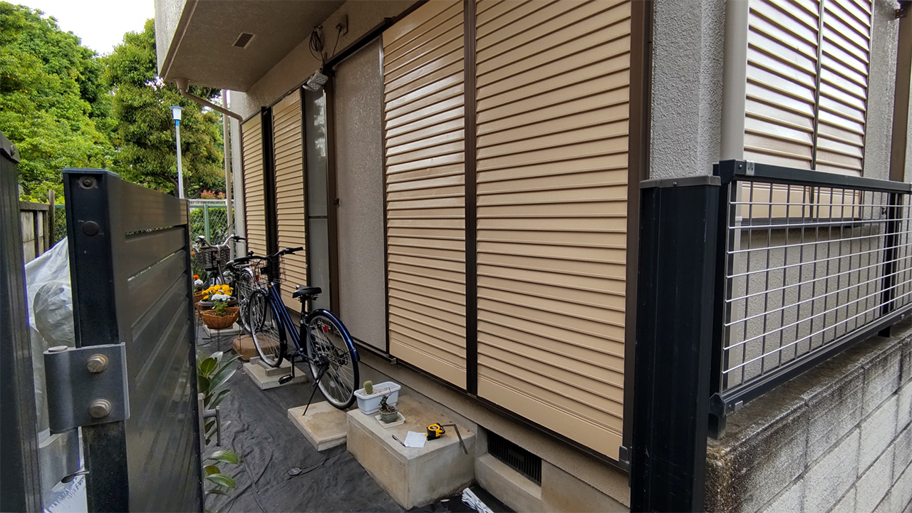 施工前の既存雨戸