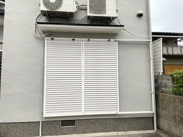 施工前の既存窓（雨戸）