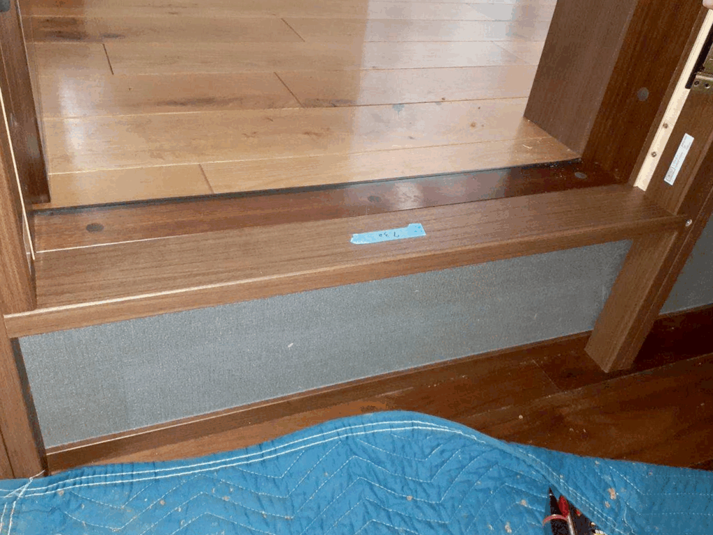 段差解消＆立ち上がり部分の下地の施工中